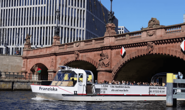베를린 글래스 루프탑 크루즈 투어