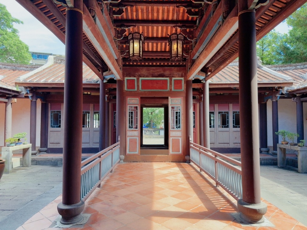 [독점할인] [타이완몬스터] 타이베이 근교 온천 여행 투어 (임가화원 / 싼샤 라오지에 / 우라이 온천마을)