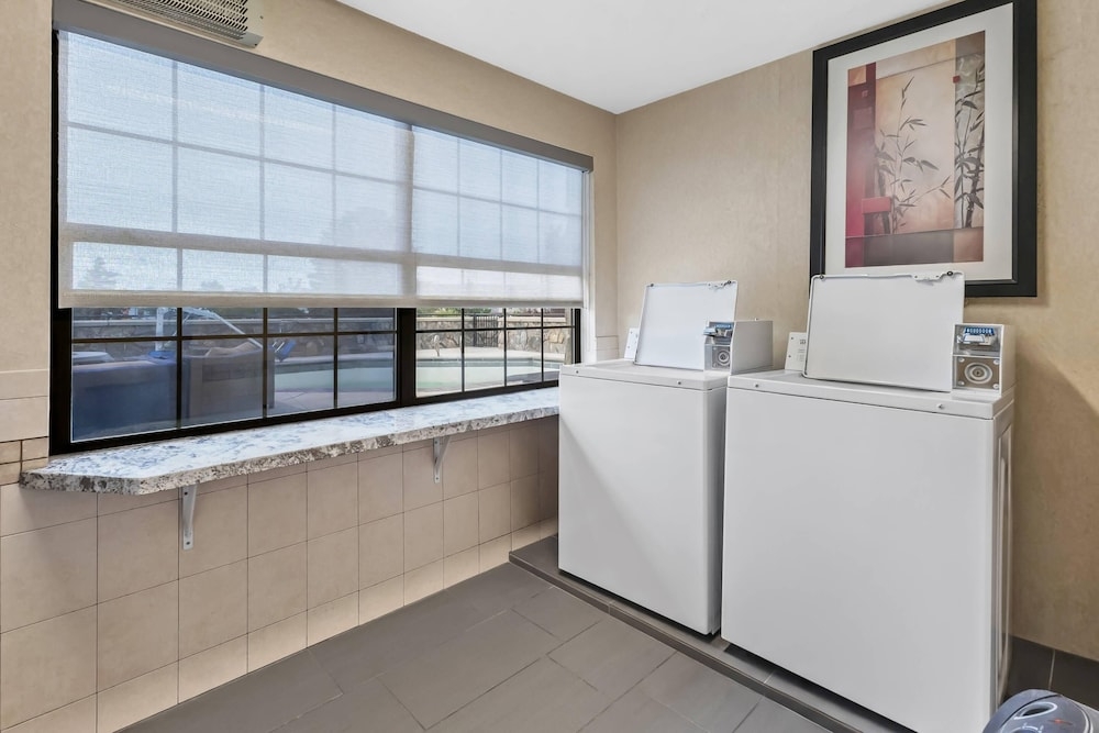 숙박 시설 내 편의 시설/서비스