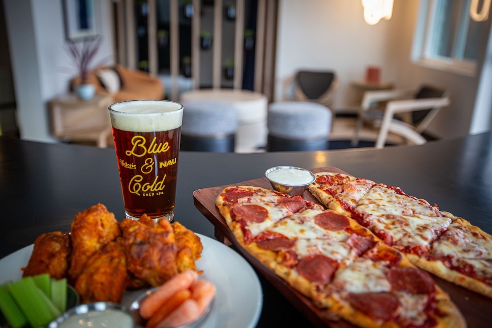 객실 내 식사 공간