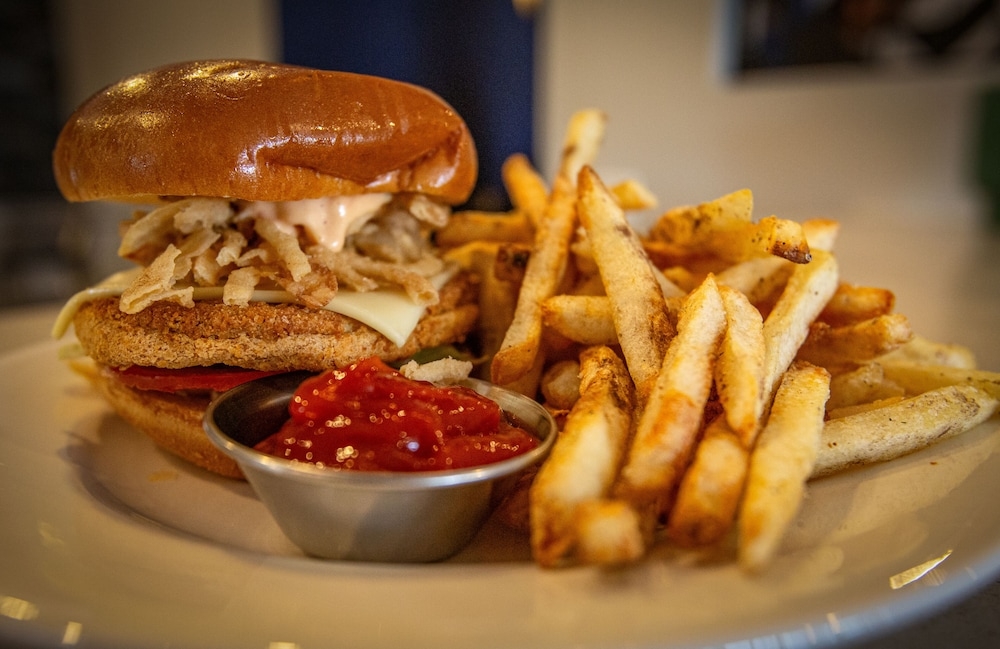 객실 내 식사 공간