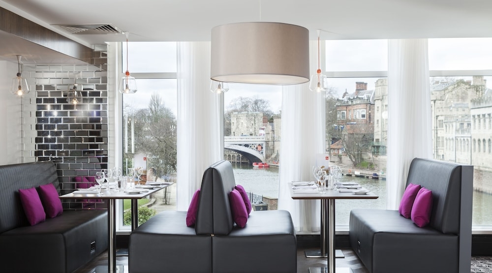 바(숙박 시설 내)