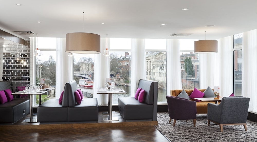 바(숙박 시설 내)