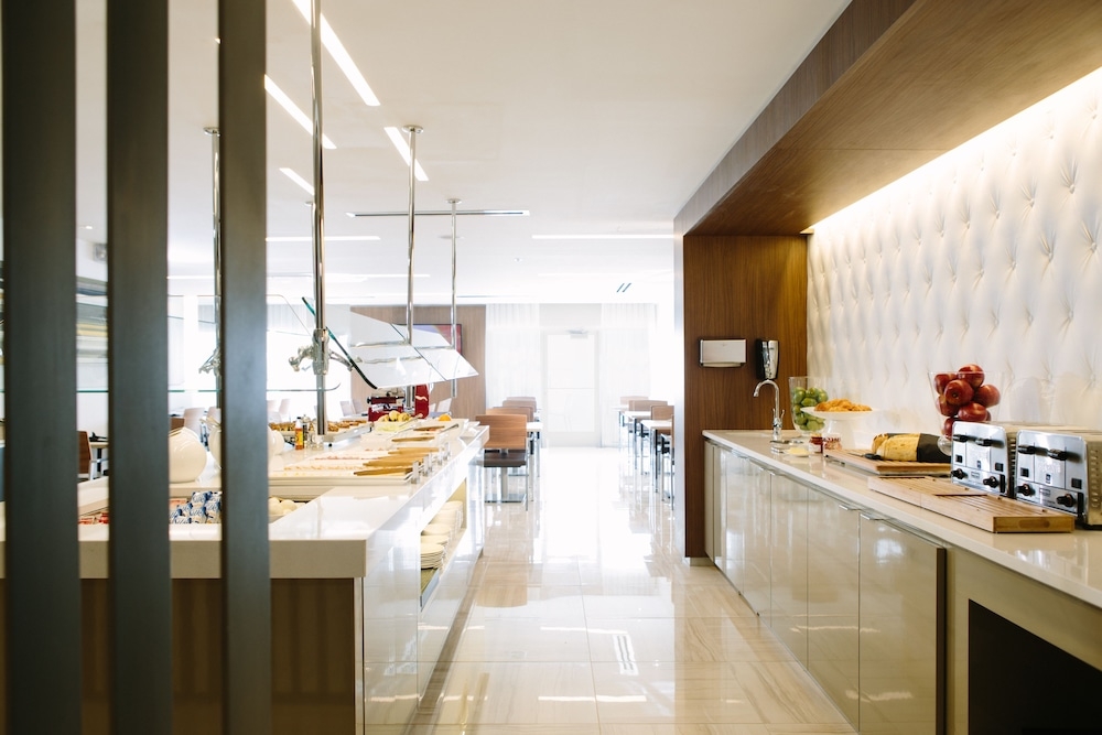 뷔페 아침 식사