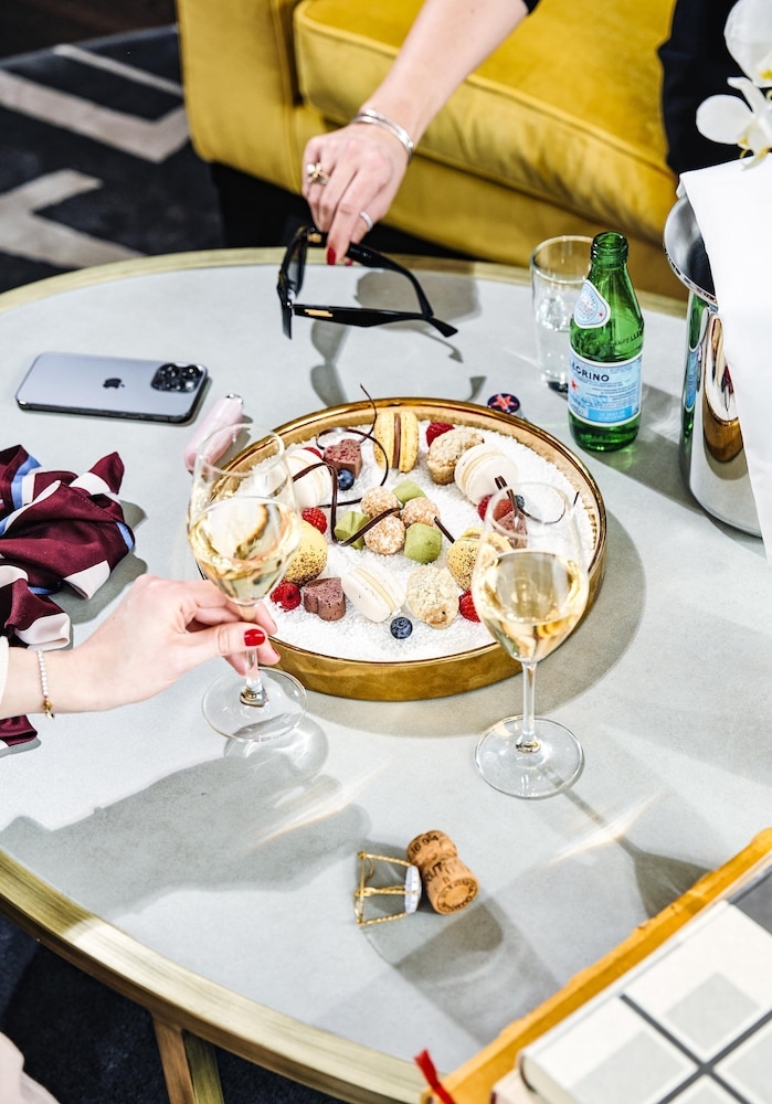 룸서비스 - 식사