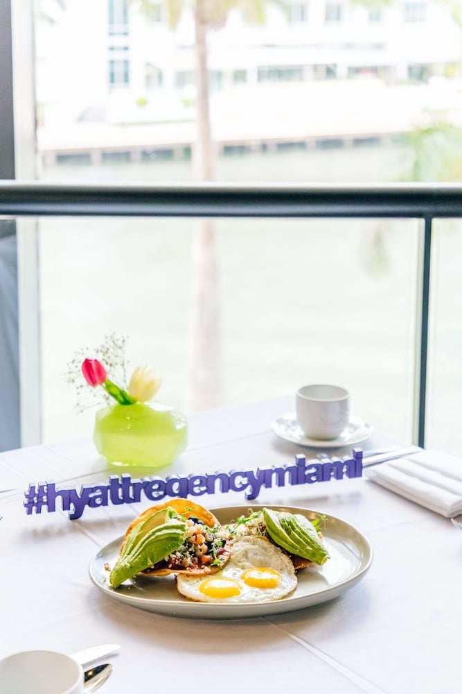 뷔페 아침 식사