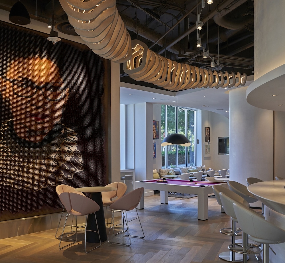 로비 좌석 공간