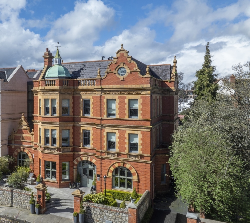 숙박 시설 정면