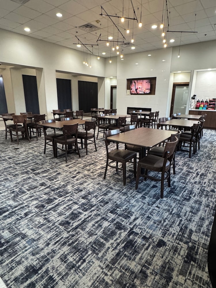 객실 내 식사 공간