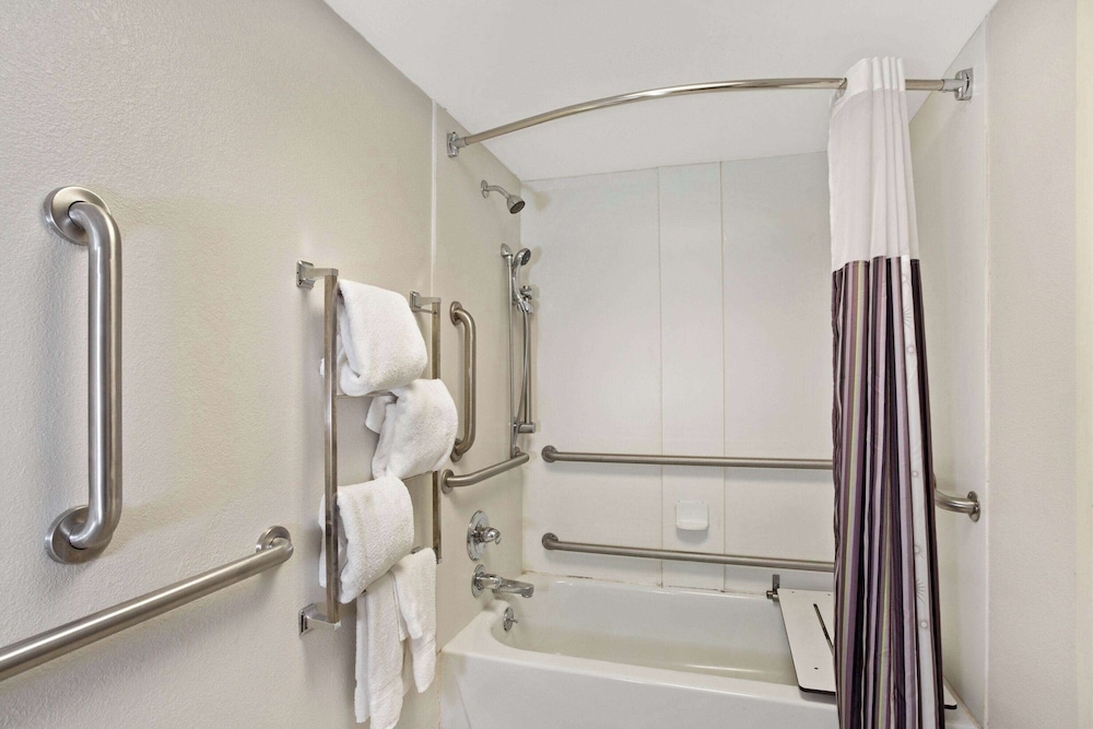 장애인 지원 욕실