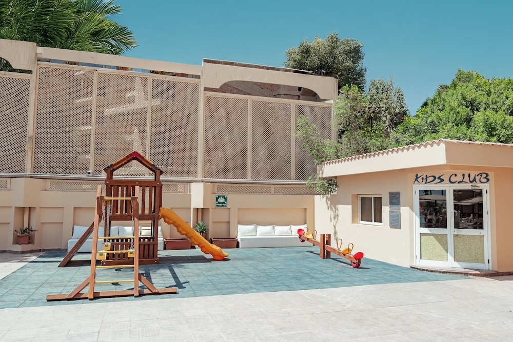 어린이 놀이 공간 - 야외