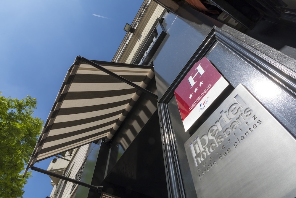 숙박 시설 입구