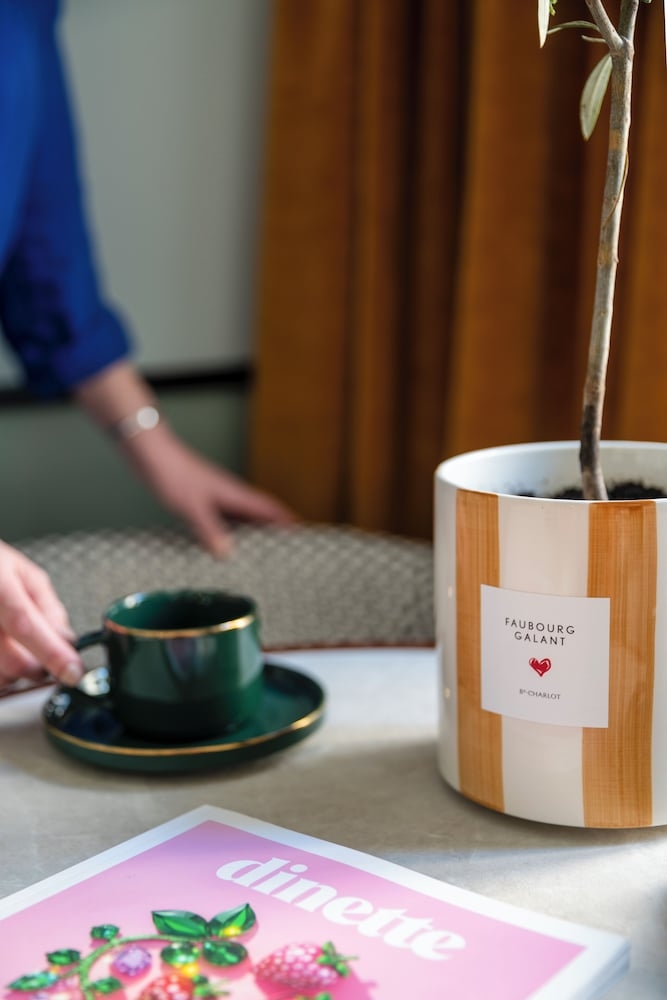 객실 내 식사 공간