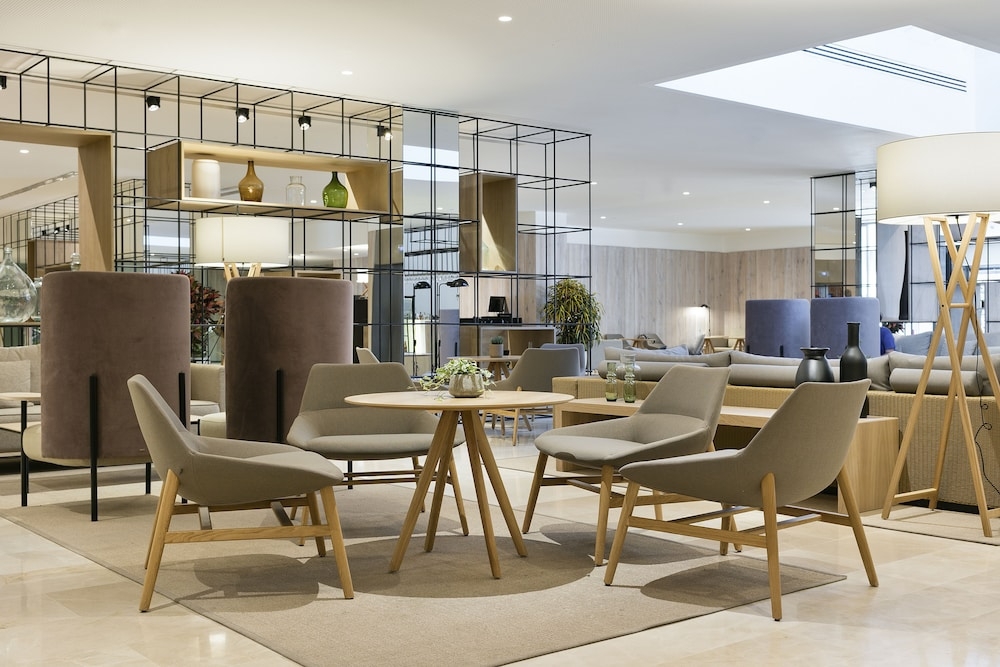 로비 좌석 공간