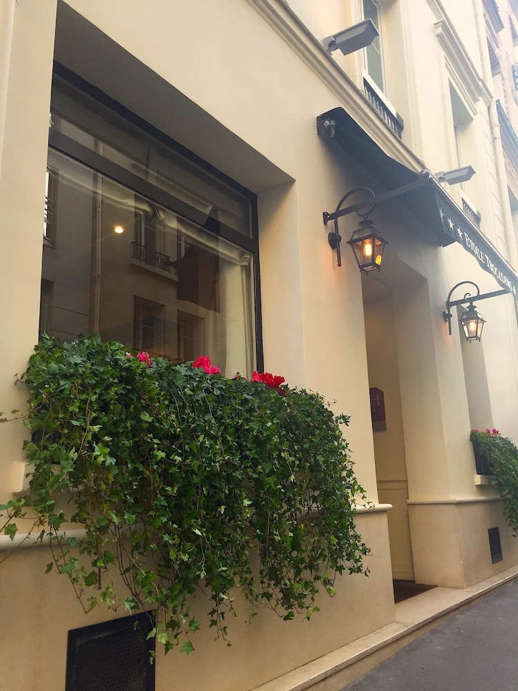 숙박 시설 정면