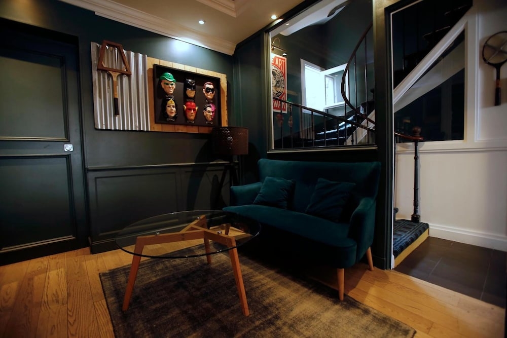 로비 좌석 공간