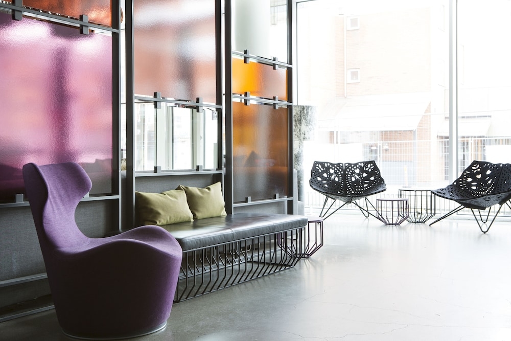 로비 좌석 공간