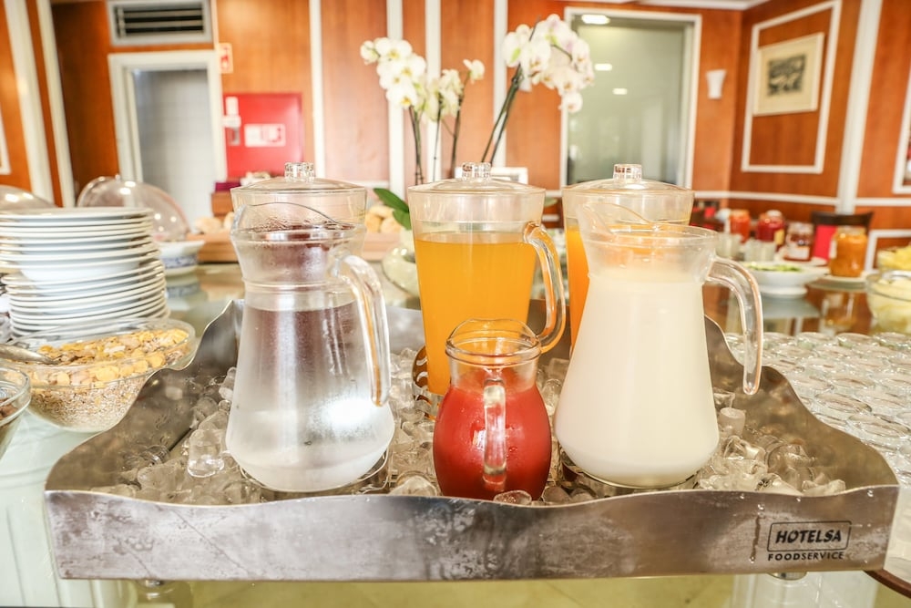 뷔페 아침 식사