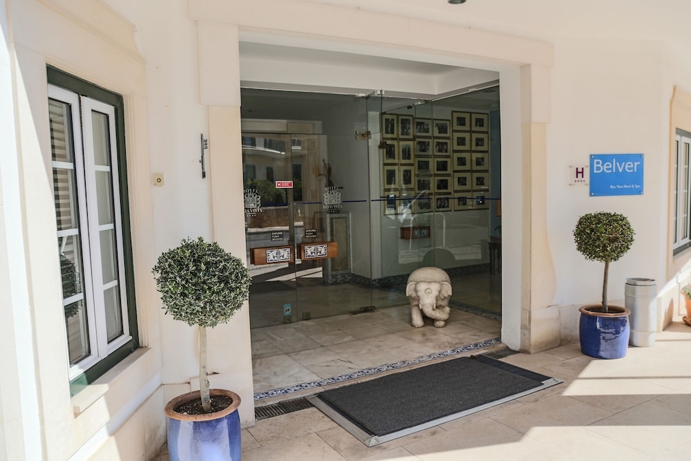 숙박 시설 입구