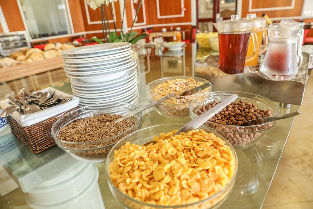 뷔페 아침 식사