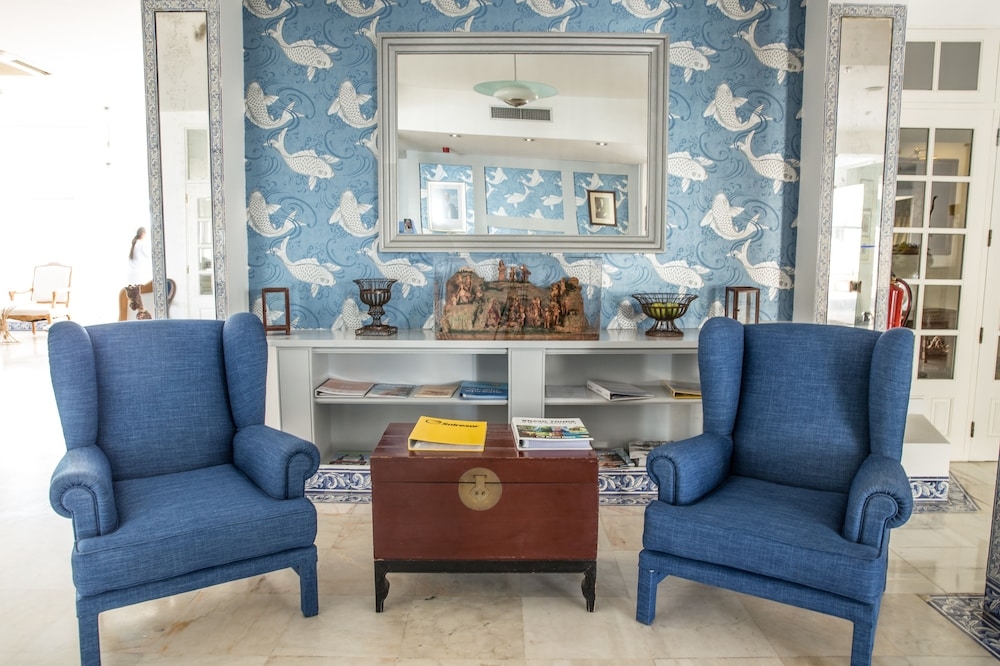 로비 좌석 공간