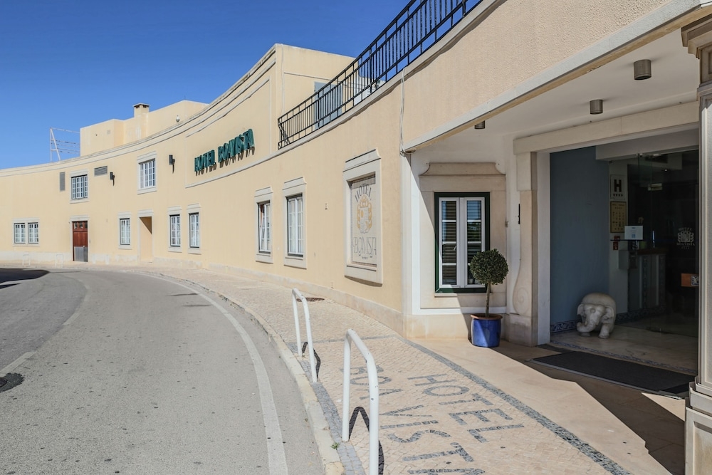 숙박 시설 정면