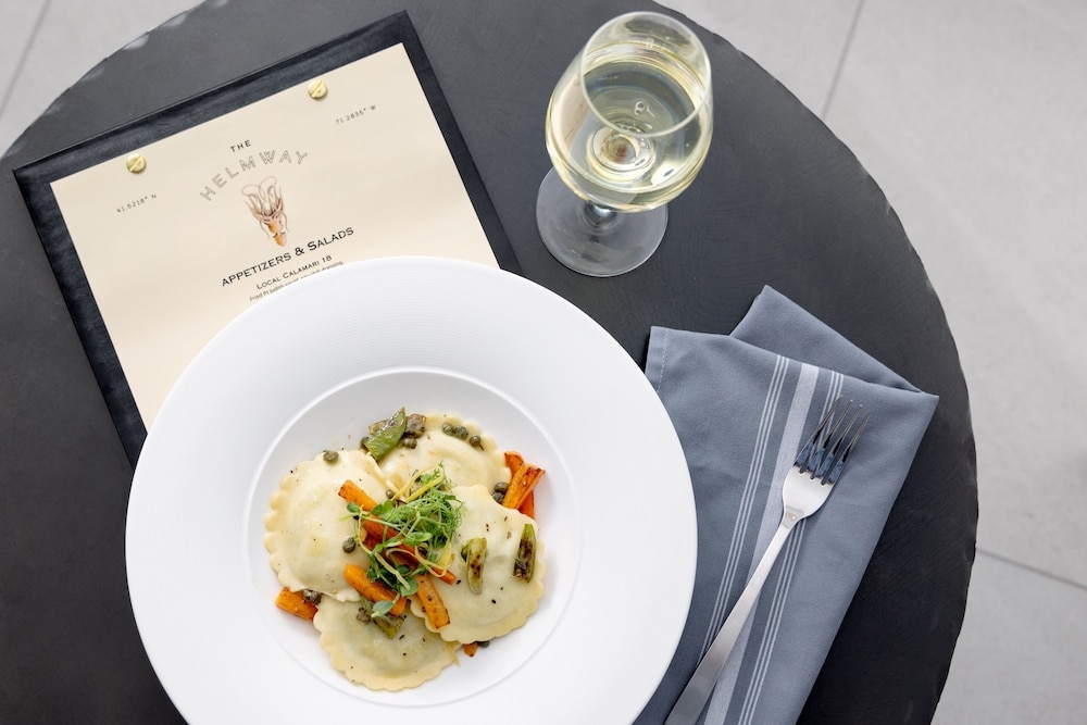 객실 내 식사 공간