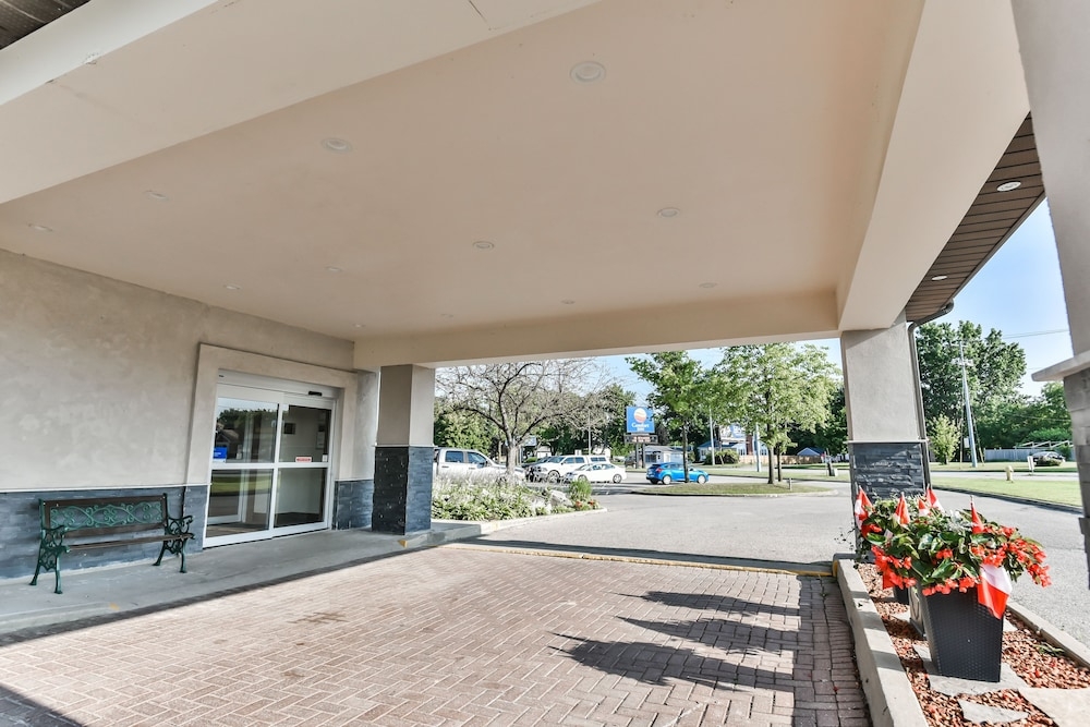 숙박 시설 입구