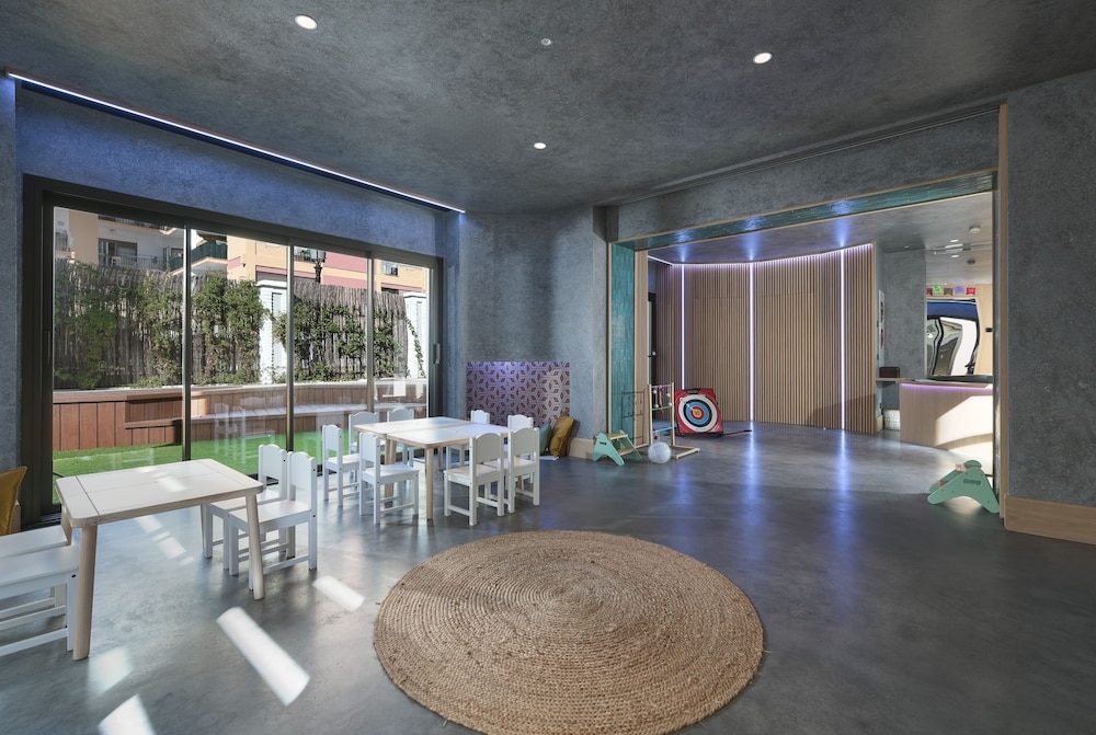 어린이 놀이 공간 - 실내