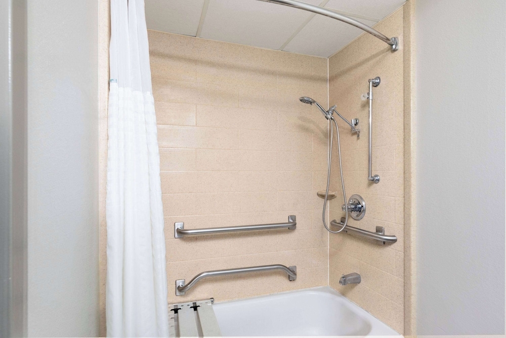 장애인 지원 욕실