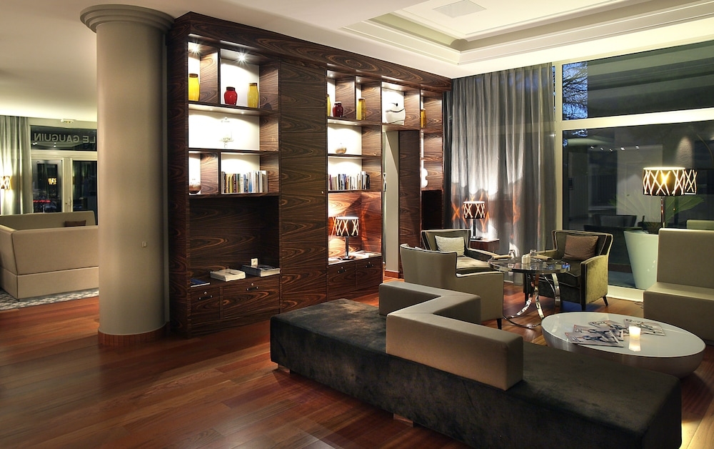 로비 좌석 공간