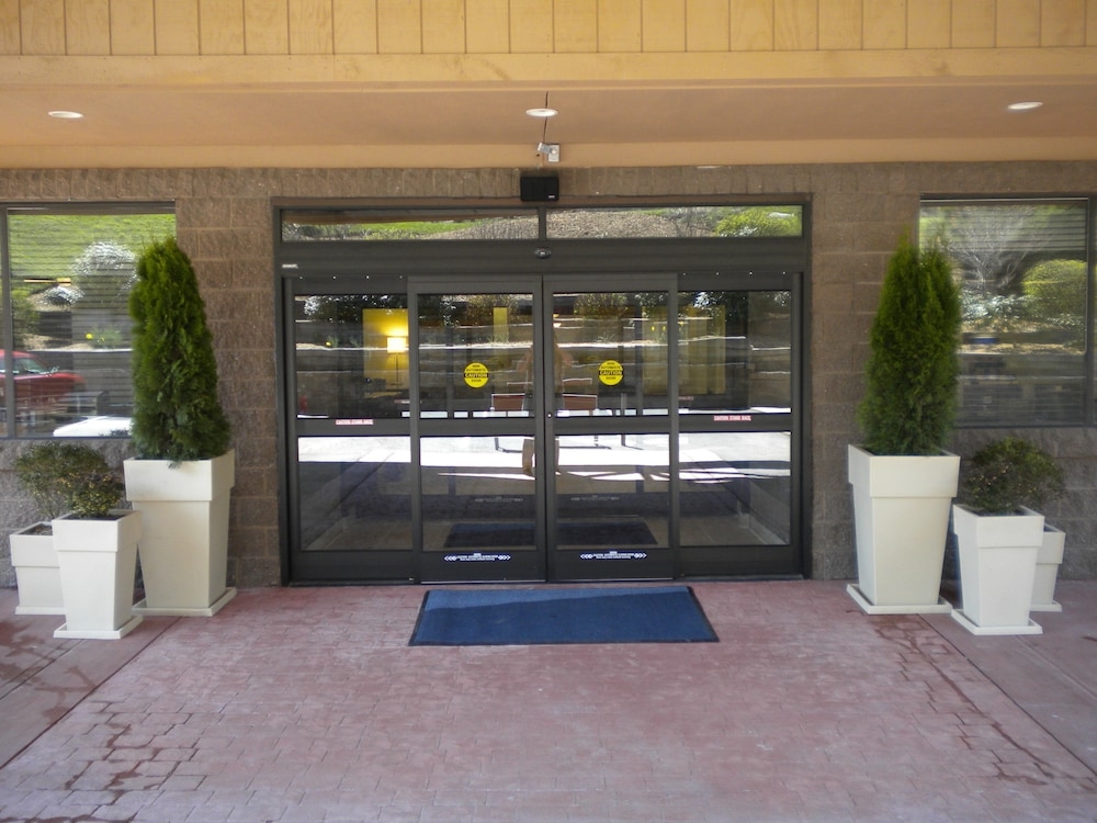 숙박 시설 입구