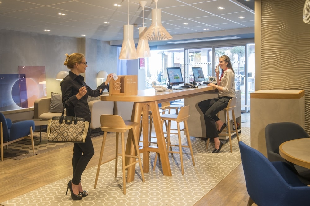 체크인/체크아웃 키오스크