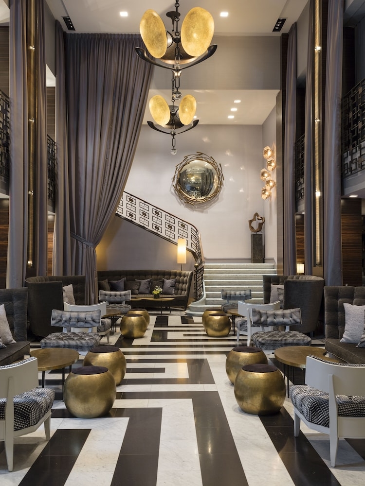 로비 좌석 공간