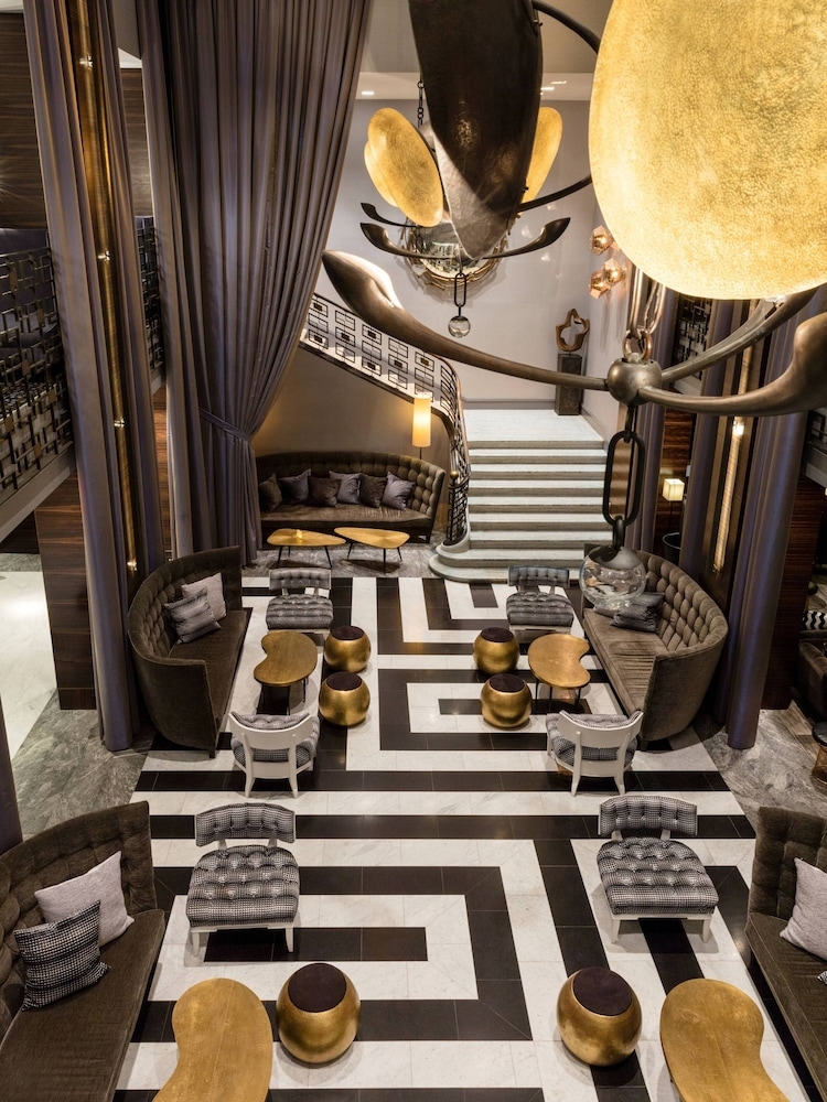 로비 좌석 공간