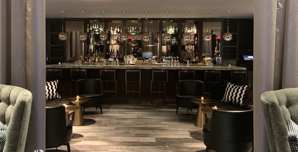 바(숙박 시설 내)