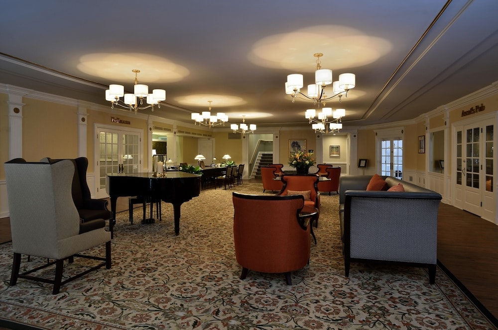 로비 좌석 공간