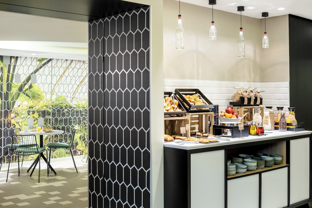 뷔페 아침 식사