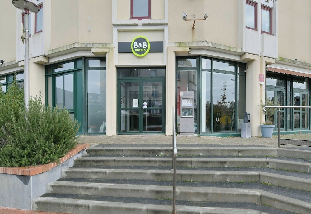 숙박 시설 입구