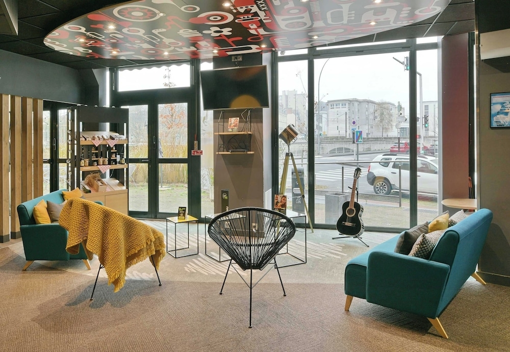 로비 좌석 공간