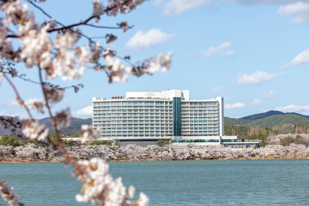 숙박 시설 정면