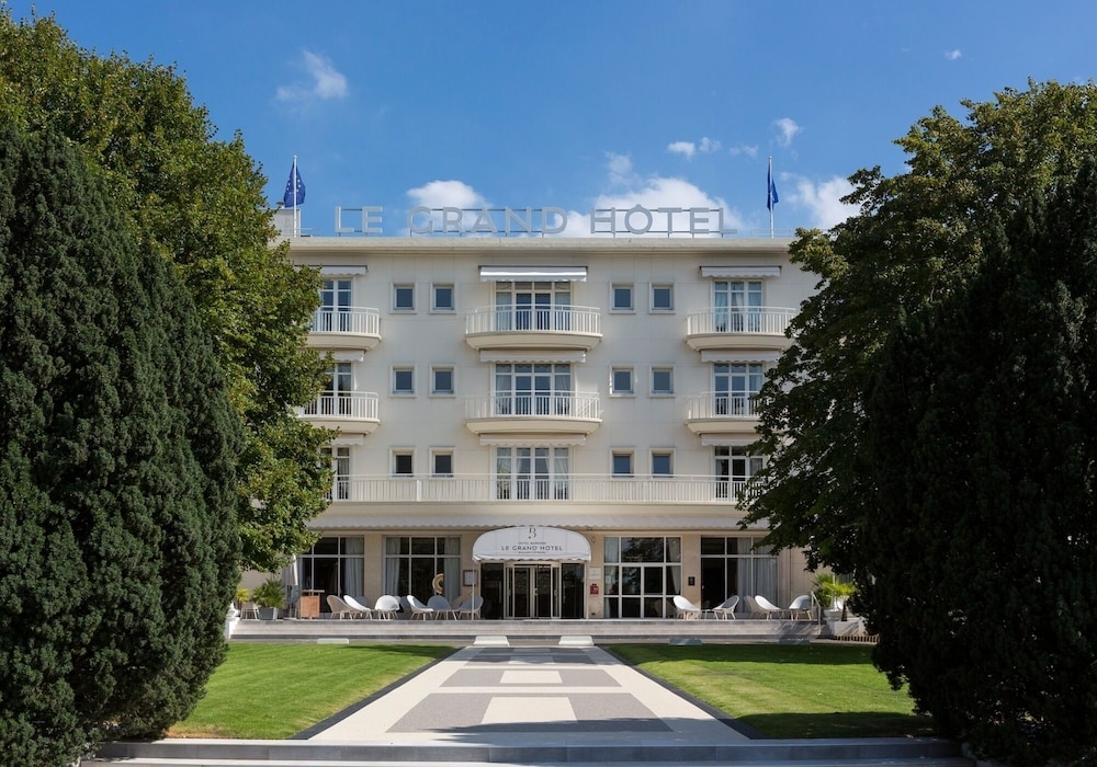 숙박 시설 정면