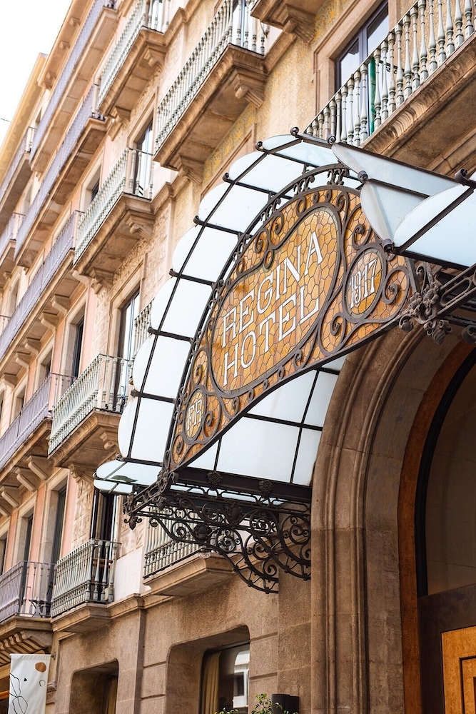 숙박 시설 입구