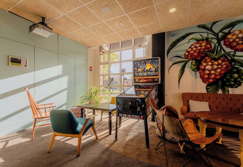 로비 좌석 공간