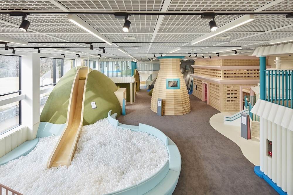 어린이 놀이 공간 - 실내