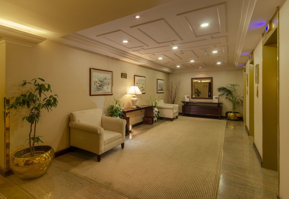 로비 좌석 공간