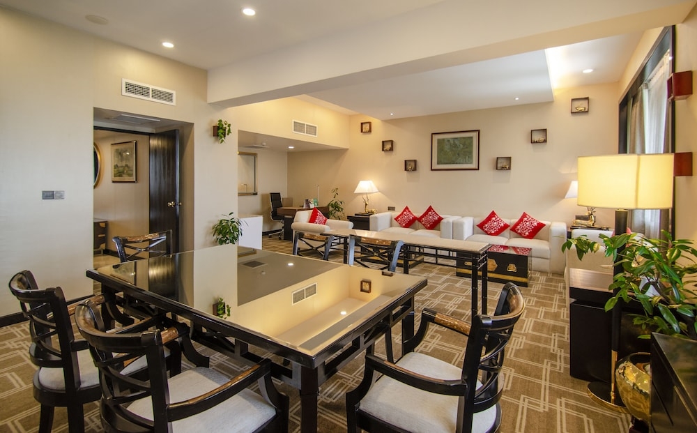 객실 내 식사 공간