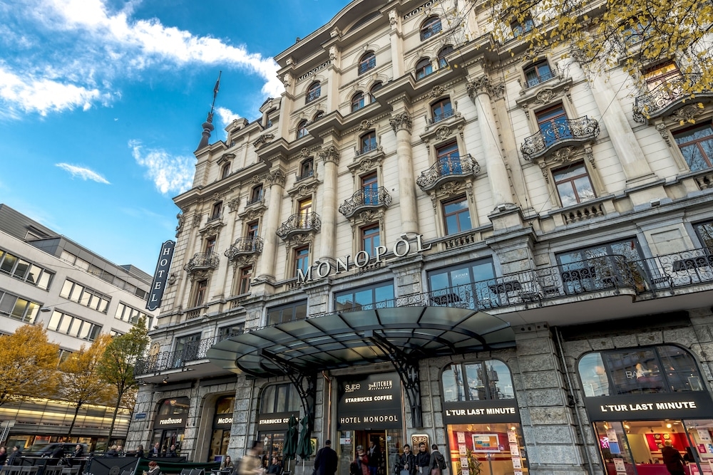 숙박 시설 정면