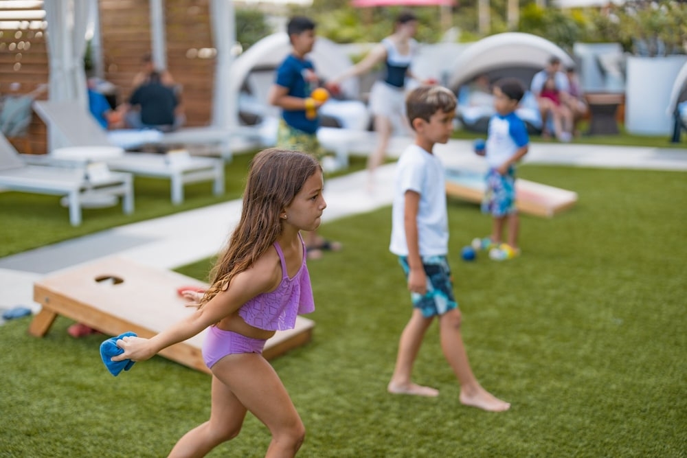 어린이 놀이 공간 - 야외