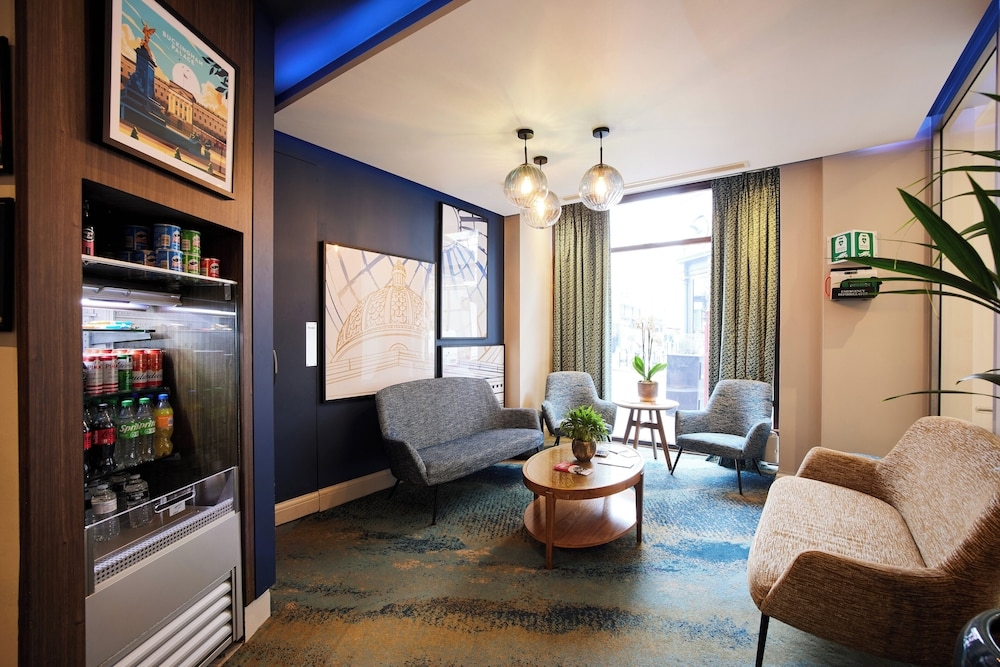 로비 좌석 공간